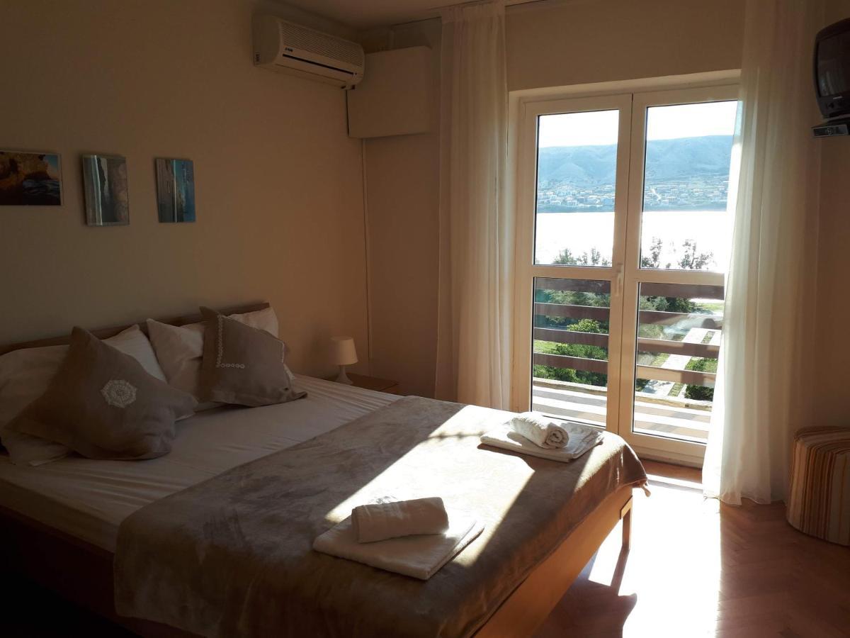 Apartments Marzic Паг Экстерьер фото