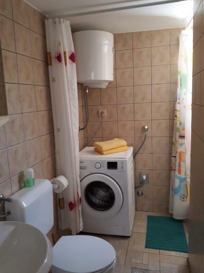 Apartments Marzic Паг Экстерьер фото
