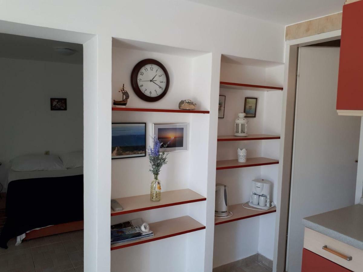 Apartments Marzic Паг Экстерьер фото