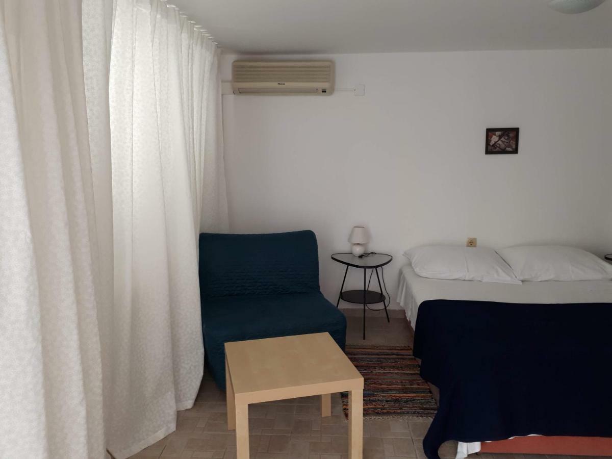 Apartments Marzic Паг Экстерьер фото
